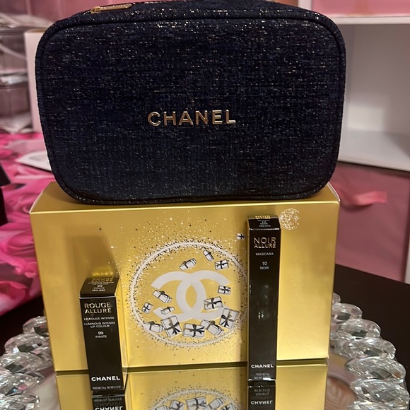CHANEL Other - 🎅🏼🎁Chanel Holiday 2023- Absolute Allure 999 Pirate and Noir Allure Masca…